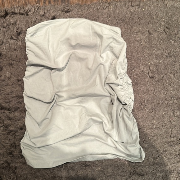 Light Green tight skirt. Very ruffled - Picture 2 of 3